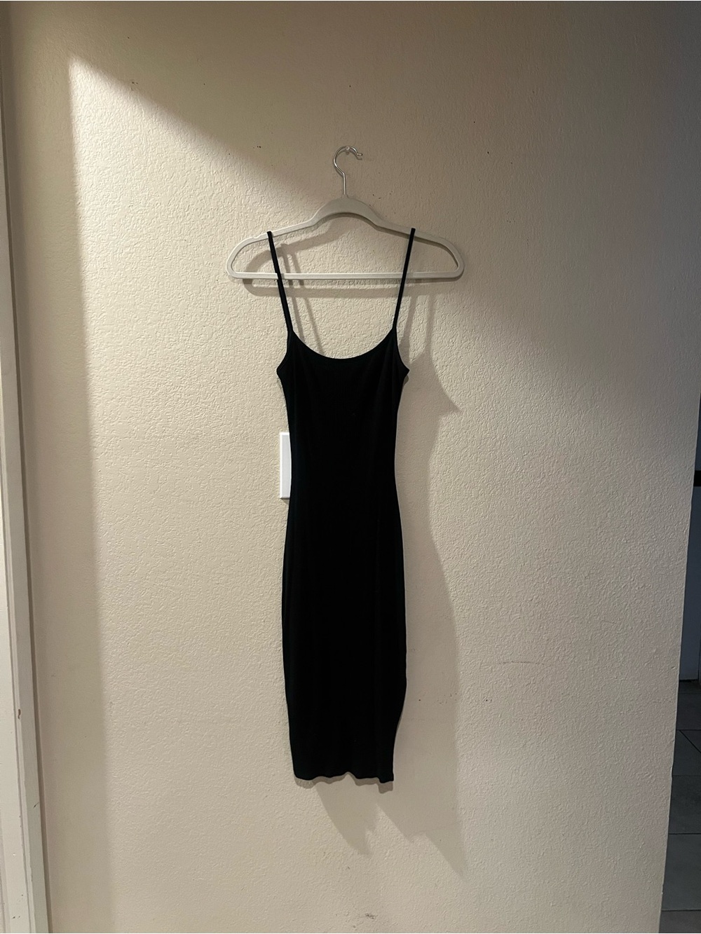 Windsor Black Spaghetti-Strap Midi Slip Dress